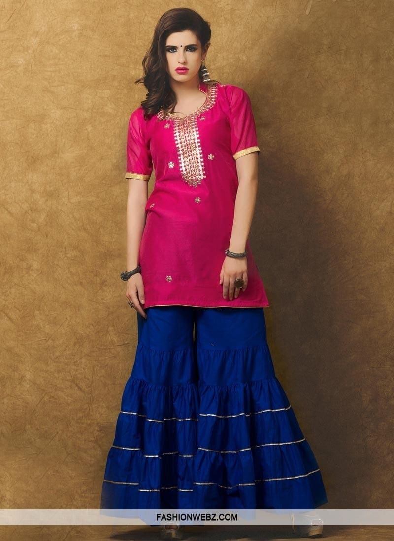 Go ease with a salwar kameez as an official attire 5