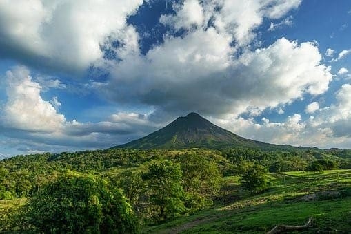 8 things that should top every tourist’s bucket-list in costa rica 4
