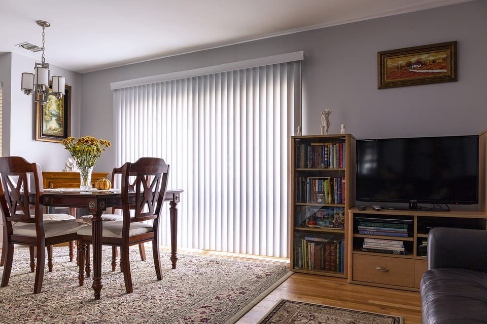 4 Tips to choosing blinds for your living room | ManipalBlog